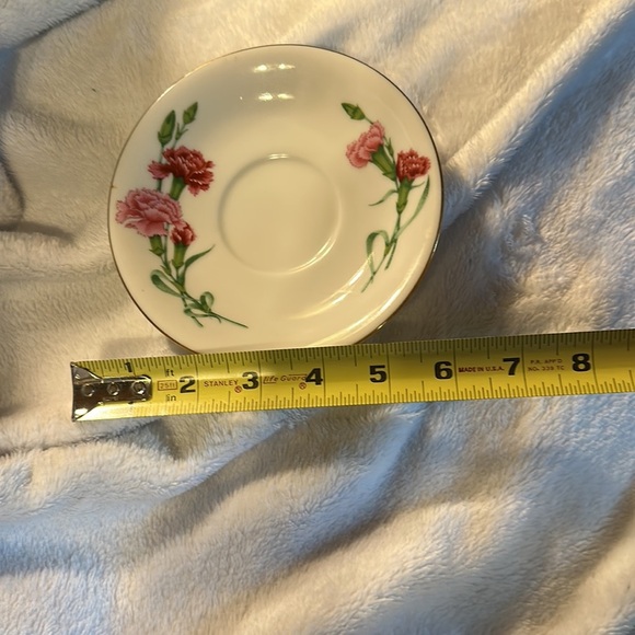 Avon Vintage 1991 “Blossoms of the Month Series” January Carnation Saucer only - Picture 4 of 4